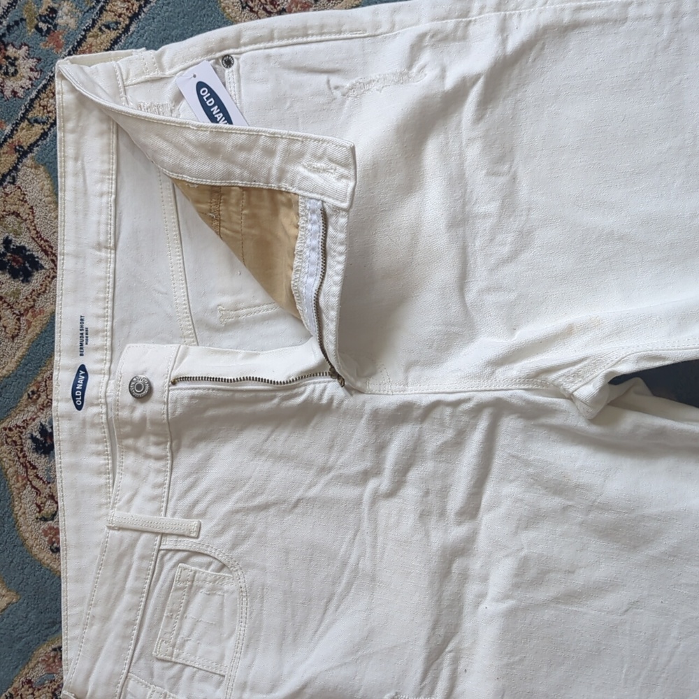 Women's Old Navy High Rise Bermuda Shorts NWT - Picture 6 of 7